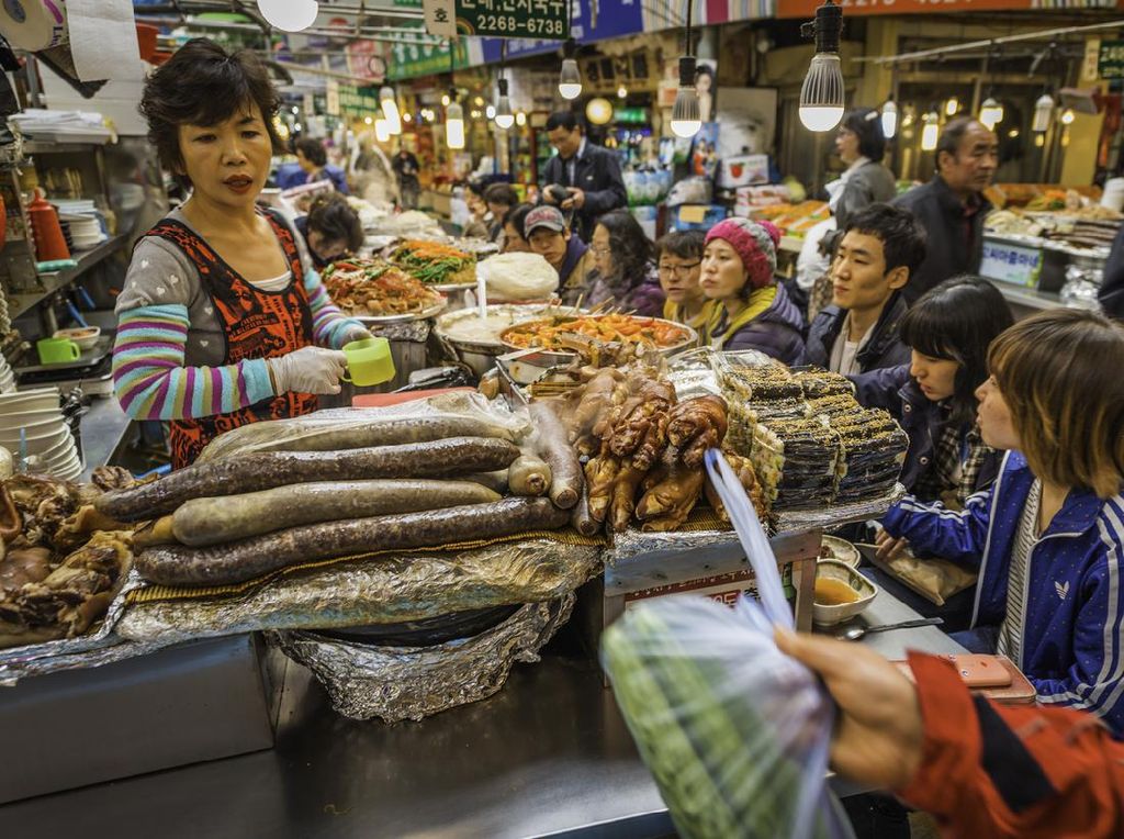 Pasar Gwangjang, Pasar Tua yang Jadi Surga Kuliner Korea Selatan Pasar Gwangjang, Pasar Tua yang Jadi Surga Kuliner Korea Selatan