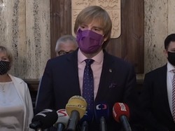 Dianggap Gagal Kendalikan Corona, Menkes Ceko Mundur