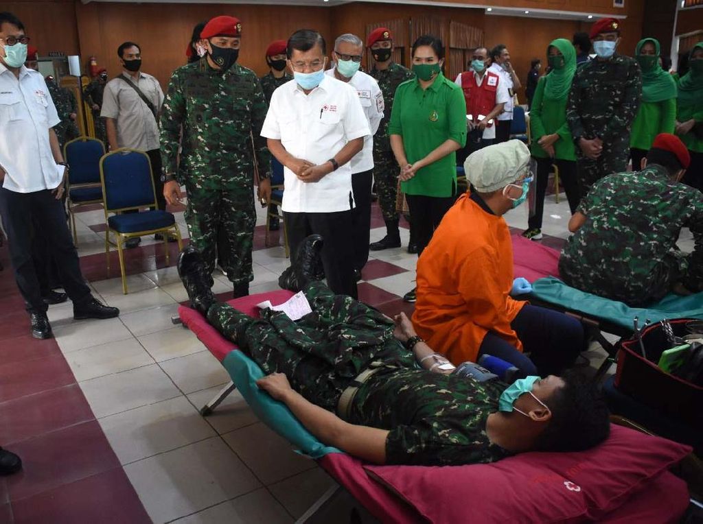Peringati HUT TNI, Kopassus Gelar Donor Darah Peringati HUT TNI, Kopassus Gelar Donor Darah