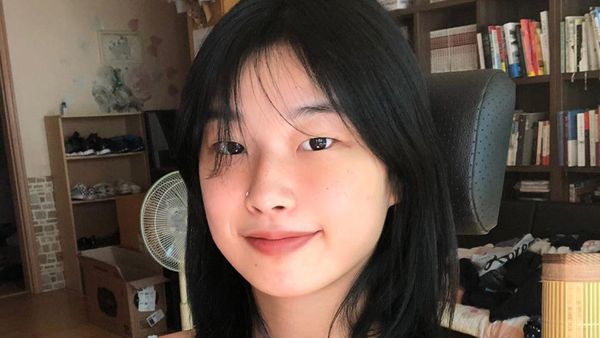 Potret Petarung MMA Imut yang Ternyata Sepupu RM BTS, Wajahnya Mirip!