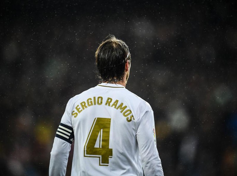 MADRID, SPAIN - MARCH 01: Sergio Ramos of Real Madrid CF runs with the ball during the Liga match between Real Madrid CF and FC Barcelona at Estadio Santiago Bernabeu on March 01, 2020 in Madrid, Spain. (Photo by David Ramos/Getty Images)