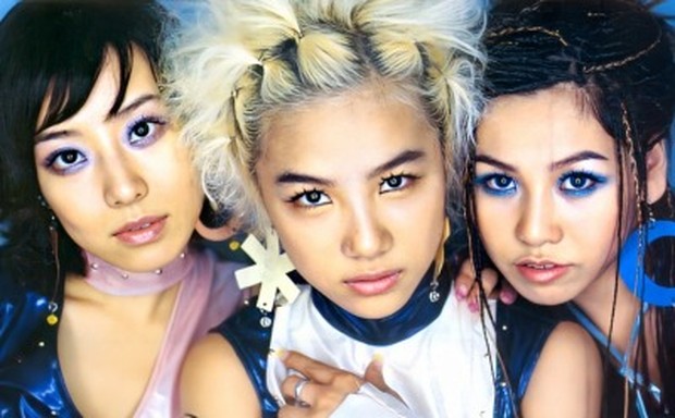 Bos agensi yang menyukai anak asuhnya dan tidak ingin grup sukses karena takut terlalu populer.