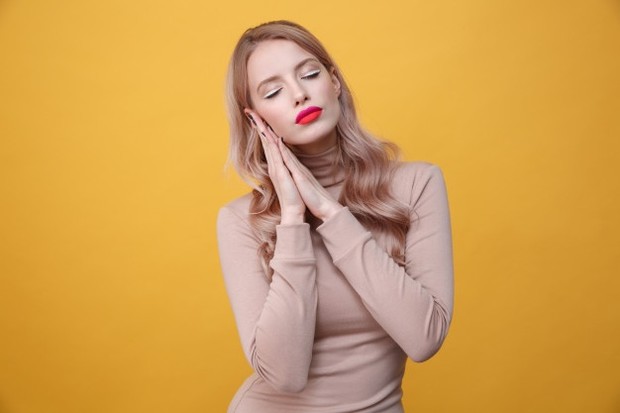 Saat pori-pori tersumbat, itu akan mengundang pembentukan mikrokomedo yang kemudian dapat menarik bakteri P. Acnes ke dalam pori-pori dan menyebabkan jerawat.