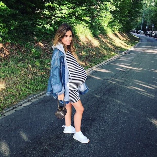 Tips memilih baju hamil/Instagram @miraduma
