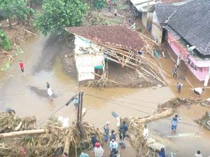 Video: Melihat Dahsyatnya Banjir Bandang di Sukabumi