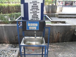 Miris! Wastafel Portabel di Alun-alun Bandung Rusak dan Tak Keluarkan Air