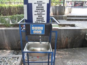 Miris! Wastafel Portabel di Alun-alun Bandung Rusak dan Tak Keluarkan Air Miris! Wastafel Portabel di Alun-alun Bandung Rusak dan Tak Keluarkan Air