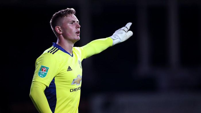 1275579057 LUTON, ENGLAND - SEPTEMBER 22: Dean Henderson of Manchester United reacts during the Carabao Cup Third Round match between Luton Town and Manchester United at Kenilworth Road on September 22, 2020 in Luton, England. Sporting Stadiums around Europe remain empty due to the Coronavirus Pandemic as Government social distancing laws prohibit fans inside venues resulting in games being played behind closed doors (Photo by Nick Potts - Pool/Getty Images)