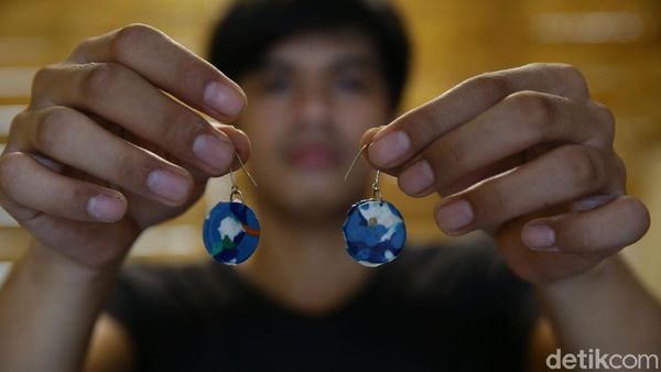 Aksesoris Imut Ini dari Sampah Plastik Lho