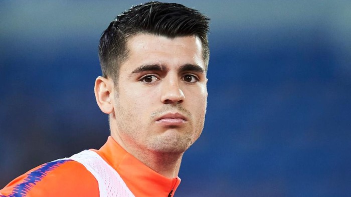 VITORIA-GASTEIZ, SPAIN - MARCH 30: Alvaro Morata of Atletico Madrid warms up during the La Liga match between Deportivo Alaves and  Club Atletico de Madrid at Estadio de Mendizorroza on March 30, 2019 in Vitoria-Gasteiz, Spain. (Photo by Juan Manuel Serrano Arce/Getty Images)