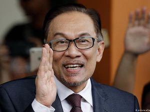 Anwar Ibrahim Bakal Temui Raja Malaysia Bahas Klaimnya Soal Jabatan PM Anwar Ibrahim Bakal Temui Raja Malaysia Bahas Klaimnya Soal Jabatan PM