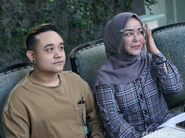 Chintami Atmanagara dan Putranya Jelaskan Kronologi Penganiayaan