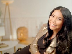 Gaya Anggun C Sasmi Tenteng Tas Sultan Rp 3,8 M