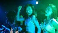 Potret Warga Wuhan yang Sudah Bebas Clubbing