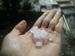 Hujan Es Terjang 7 Kecamatan di Kota dan Kabupaten Bogor