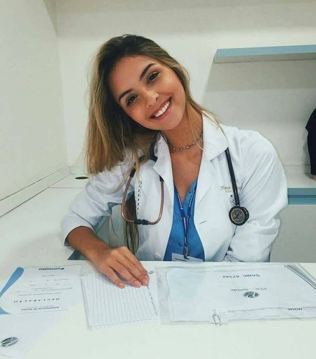 Ilustrasi Konsultasi Dokter/Pinterest.com/lqyy Cara Mengatasi kulit kering karena sering cuci piring