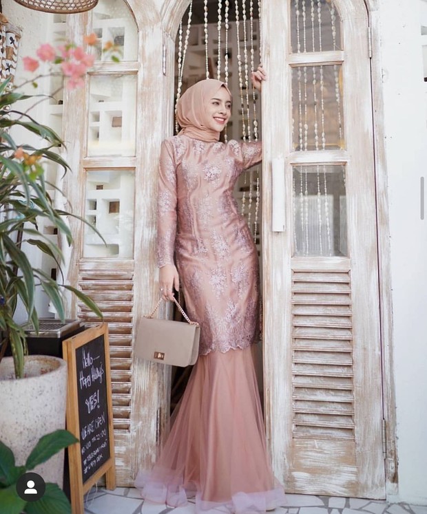 5 Model Kebaya Warna Coklat Simpel Dan Manis Cocok Dipakai Segala Acara