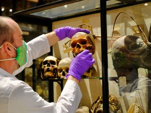 Kepala Mayat Menciut dan Tengkorak Suku Amazon Ditarik dari Museum Oxford