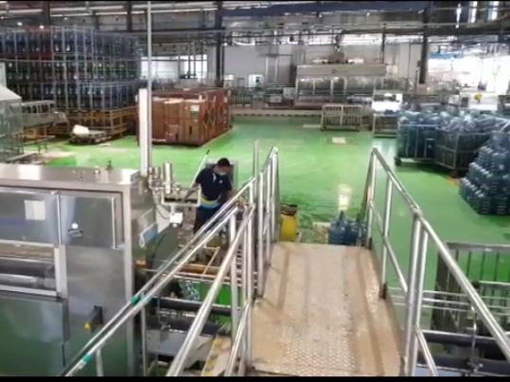 Penampakan Terkini Pabrik Aqua di Sukabumi yang Sempat Kebanjiran Penampakan Terkini Pabrik Aqua di Sukabumi yang Sempat Kebanjiran