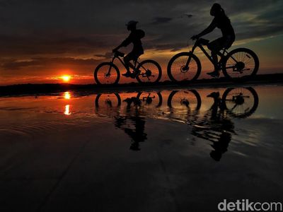 Menanti Senja di Pulau D Pantai Indah Kapuk