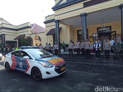 Mobile COVID Hunter Bidik Kerumunan Warga di Bandung