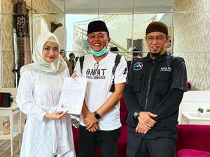 Momen Nathalie Holscher Jadi Mualaf Ditemani Sule