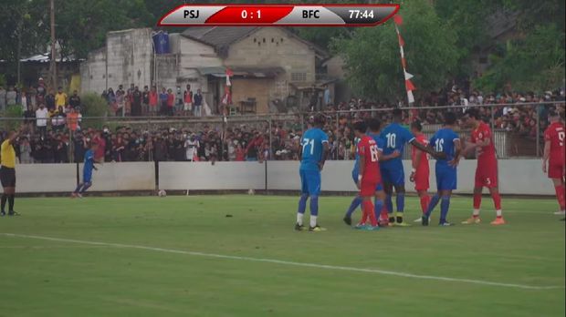 Uji coba Persija vs Bhayangkara FC dihadiri banyak penonton, Rabu (23/9/2020).