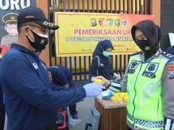 Ratusan Polisi Bojonegoro Tes Urine, Antisipasi Penyalahgunaan Narkoba