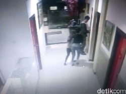 Terekam CCTV, Ini Detik-detik Mahasiswi Digiring Sebelum Diperkosa Bergilir