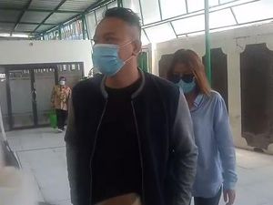 Vicky Prasetyo Pertama Kali Jalani Sidang Secara Langsung