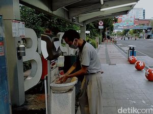 Potret Wastafel Portable di Surabaya, yang Digunakan dan Terabaikan Potret Wastafel Portable di Surabaya, yang Digunakan dan Terabaikan