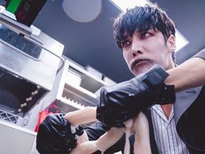 Berperan Jadi Zombie, Choi Jin Hyuk Makan Usus Sapi Mentah Berperan Jadi Zombie, Choi Jin Hyuk Makan Usus Sapi Mentah
