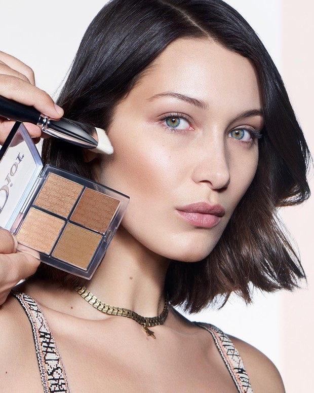 Blush On dan Bronzer/instagram.com/diormakeup jangan lupa untuk aplikasikan setting powder ke pipi kamu, seperti blush on atau bronzer.