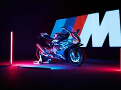 Ketika Divisi Mobil Balap BMW Bikin Motor Sport Fairing