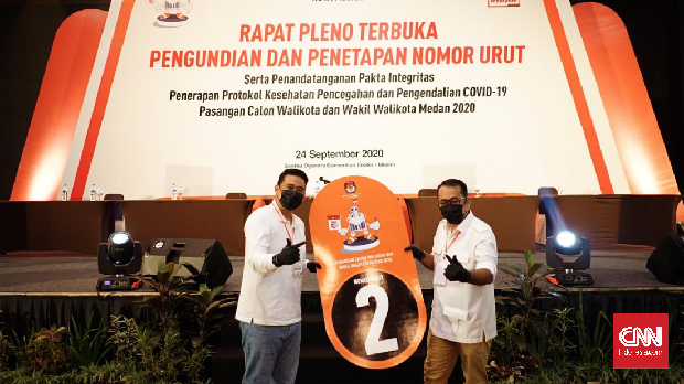 Menantu Presiden Jokowi, Bobby Nasution yang berpasangan dengan kader Gerindra Aulia Rachman mendapat nomor urut 2 dalam Rapat Pleno Terbuka Pengundian dan Penetapan Nomor Urut untuk Pilkada Medan 9 Desember 2020.