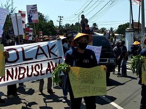 Aksi Peringati Hari Tani di Depan DPRD Bengkulu Berujung Ricuh