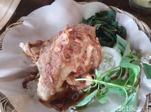 Empuk Berempah Bebek Berontak yang Dibalur 15 Bumbu