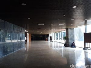 Mati Lampu! Gedung DPR Gelap Gulita