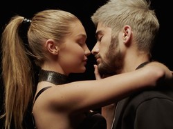 Cuitan Gigi Hadid Bela Zayn Malik soal Kasus Pemukulan Diungkit Lagi