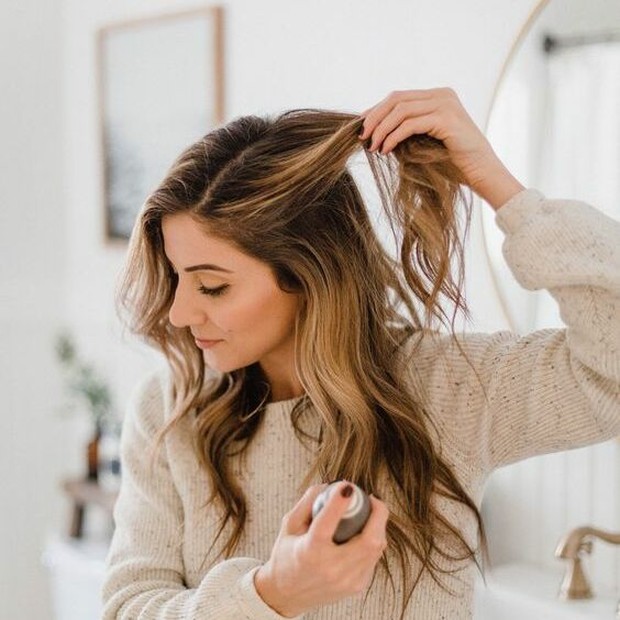 Tips rambut wangi meski menggunakan helm