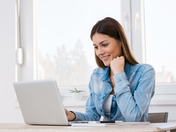 4 Cara Screenshot Laptop Windows yang Mudah dan Praktis