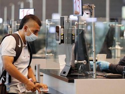 Jumlah Kasus Corona Berkurang, China Izinkan WNA Masuk Negaranya