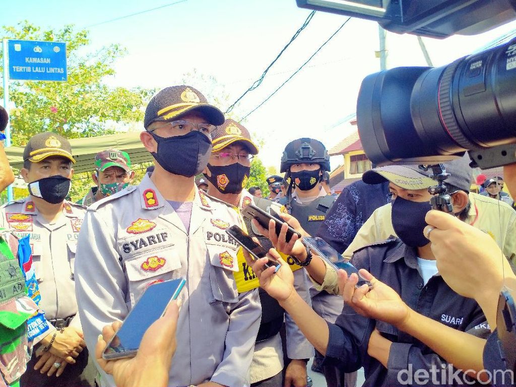 Diduga Provokator, 1 Warga Dompu Diamankan di Demo Pendukung Paslon SUKA Diduga Provokator, 1 Warga Dompu Diamankan di Demo Pendukung Paslon SUKA