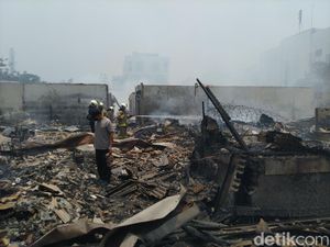 Total 672 Kios di Pasar Cempaka Putih Hangus Terbakar