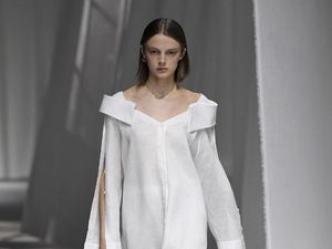 15 koleksi Terbaru Fendi di Milan Fashion Week, Serba Oversized dan Sleek