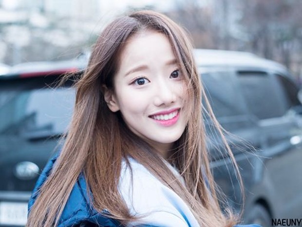 Lee Naeun APRIL