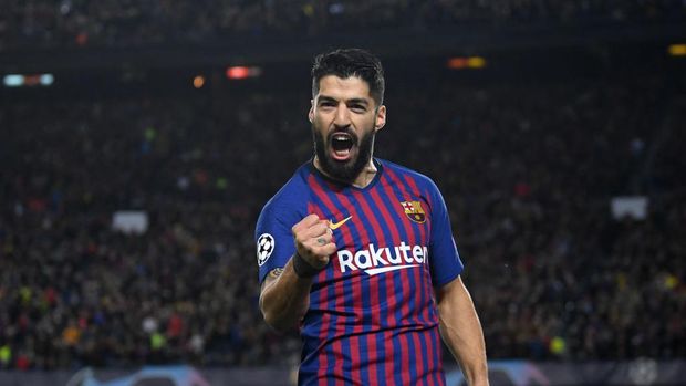BARCELONA, SPAIN - FEBRUARY 07:  Luis Suarez of FC Barcelona celebrates after scoring the opening goal during the Copa del Rey semi-final second leg match between FC Barcelona and Atletico de Madrid at Camp Nou on February 7, 2017 in Barcelona, Spain.  (Photo by Alex Caparros/Getty Images)
