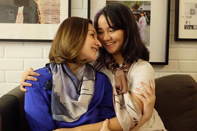 anak artis Indonesia Mona Ratuliu, Davina Syafa Felisa atau Mima Shafa merupakan kelahiran tahun 2003