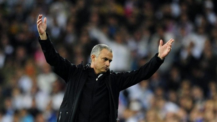 Real Madrids Portuguese coach Jose Mourinho reacts during the UEFA Champions League second leg semi-final football match Real Madrid against Bayern Munich at the Santiago Bernabeu stadium in Madrid on April 25, 2012.  AFP PHOTO / JAVIER SORIANO (Photo by Javier SORIANO / AFP)