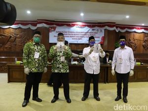 MK Tolak Gugatan Paslon Harno-Bayu di Pilkada Rembang MK Tolak Gugatan Paslon Harno-Bayu di Pilkada Rembang